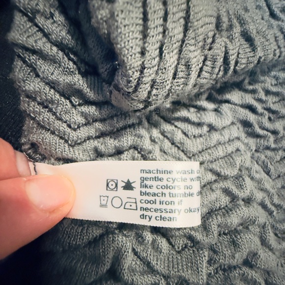 Women's Gray quilted texture jacket - Picture 2 of 4